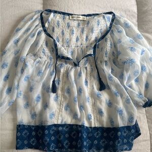 Abercrombie & Fitch Blue and White Patterned Blouse